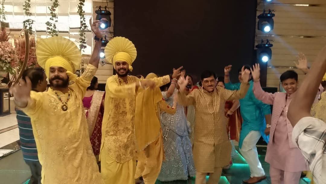 How to Plan Wedding Entertainment: A Complete Timeline